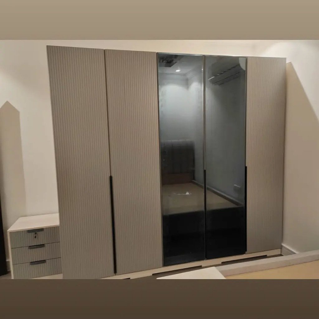 خزائن ملابس